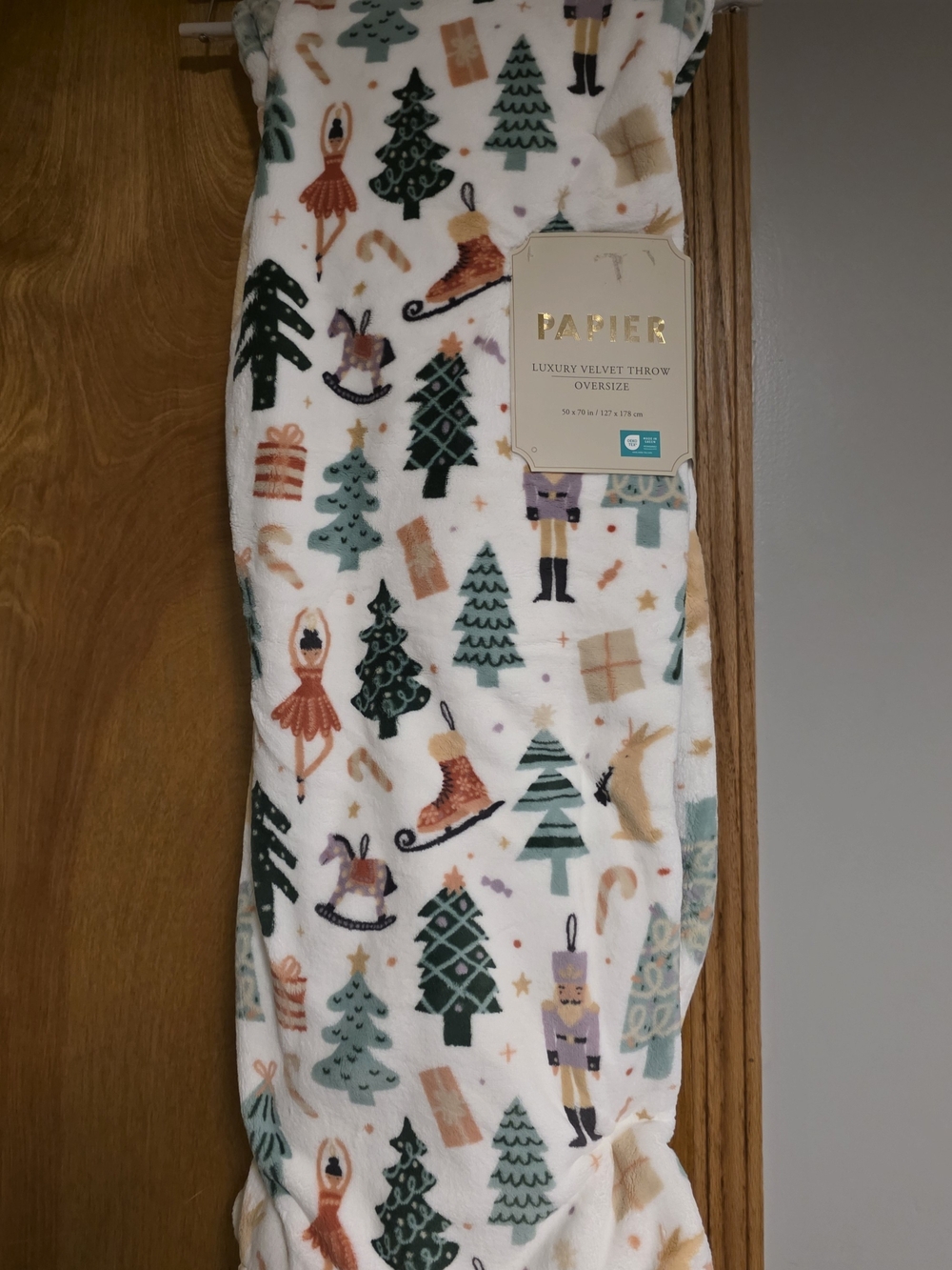 NWT Papier Luxury Velvet Oversize Throw Blanket Holiday Nutcracker Ballet 50x70